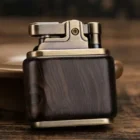 Briquet ancien en bois